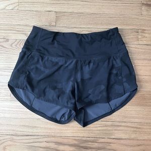 Black camo lululemon speed up shorts